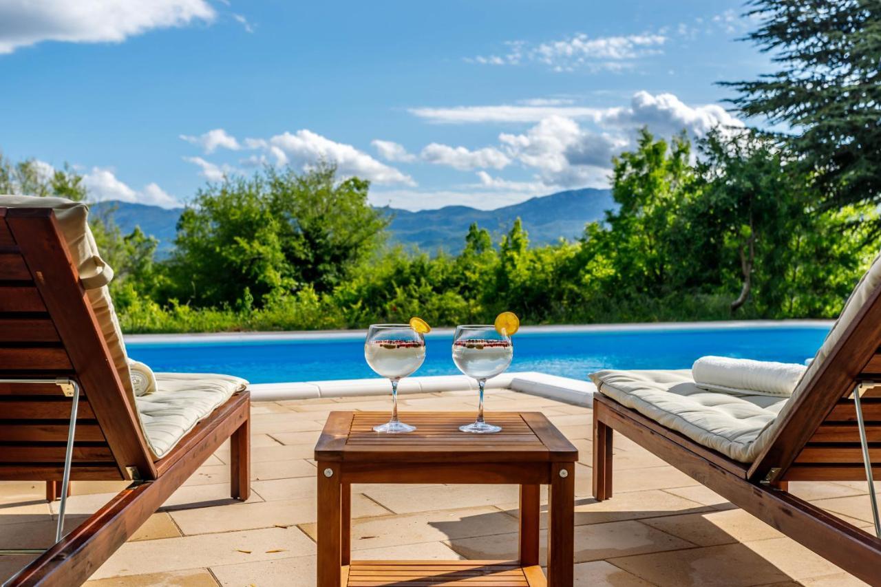 فيلا Casa Di Oliva-House With Heated Pool & Jacuzzi In Trilj, Croatia المظهر الخارجي الصورة