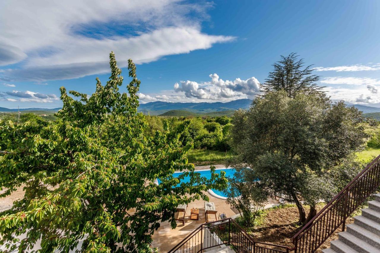 فيلا Casa Di Oliva-House With Heated Pool & Jacuzzi In Trilj, Croatia المظهر الخارجي الصورة
