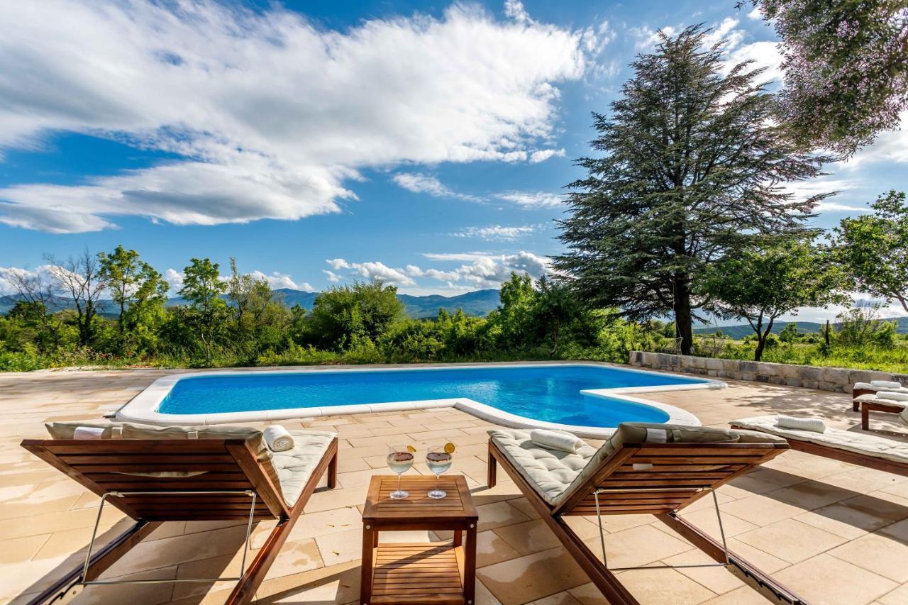 فيلا Casa Di Oliva-House With Heated Pool & Jacuzzi In Trilj, Croatia المظهر الخارجي الصورة