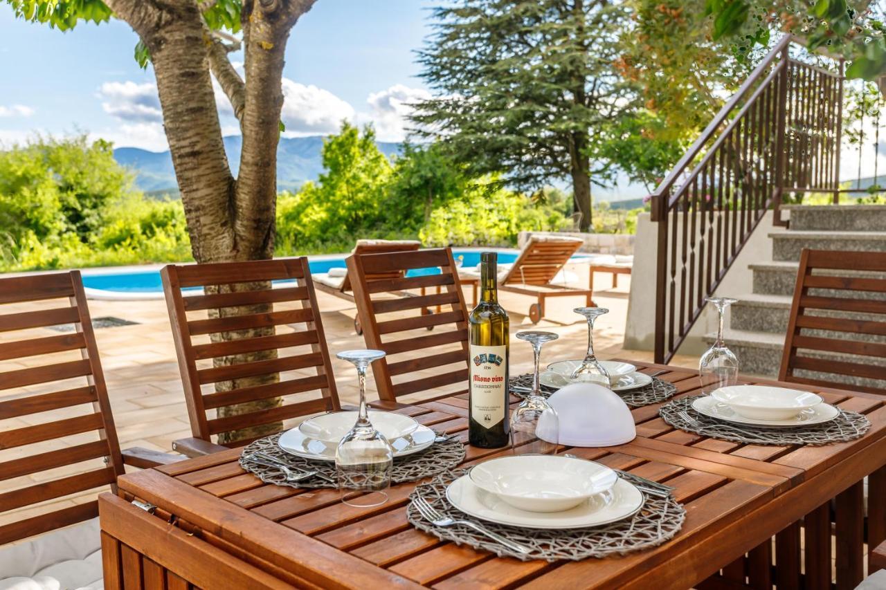 فيلا Casa Di Oliva-House With Heated Pool & Jacuzzi In Trilj, Croatia المظهر الخارجي الصورة