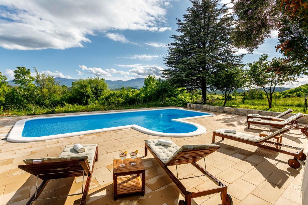 فيلا Casa Di Oliva-House With Heated Pool & Jacuzzi In Trilj, Croatia المظهر الخارجي الصورة