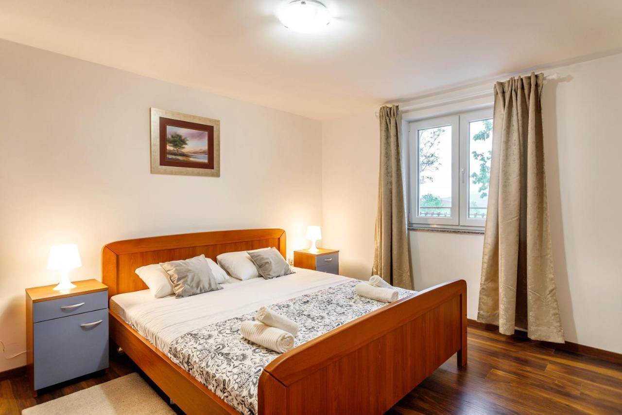 فيلا Casa Di Oliva-House With Heated Pool & Jacuzzi In Trilj, Croatia المظهر الخارجي الصورة