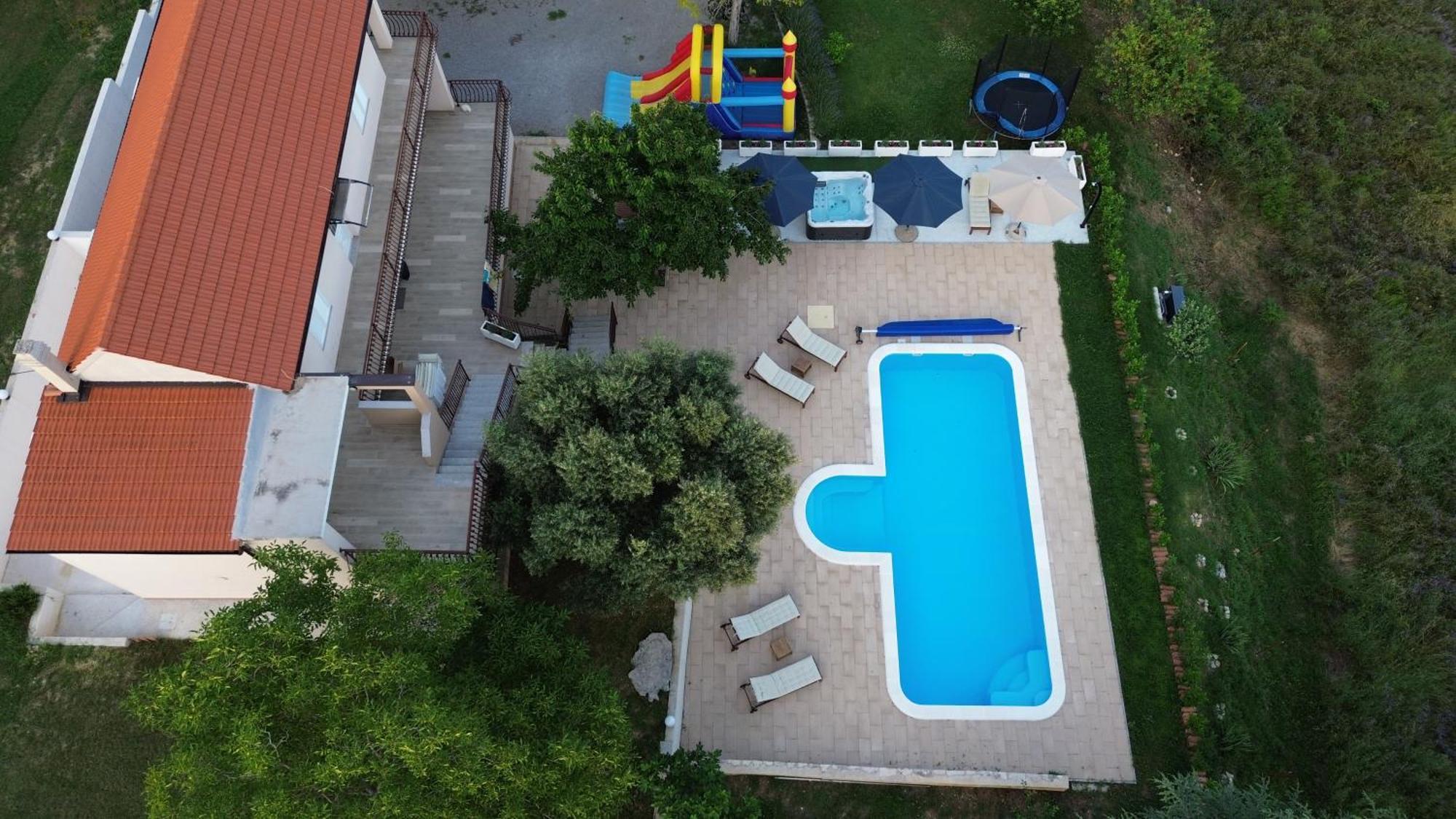 فيلا Casa Di Oliva-House With Heated Pool & Jacuzzi In Trilj, Croatia المظهر الخارجي الصورة